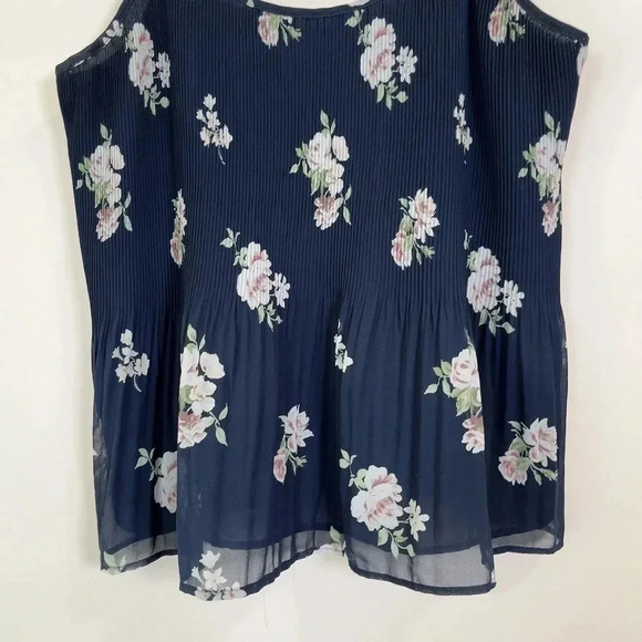 🌟✨2 for $20 ✨🌟 ABERCROMBIE & FITCH | FLORAL PLEATED TANK TOP - Picture 4 of 11